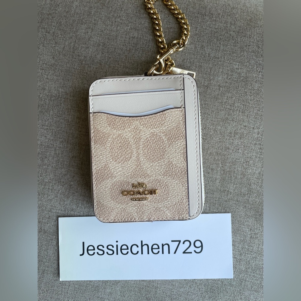 NWT！COACH ZIP CARD CASE IN SIGNATURE CANVAS （COACH CW883）